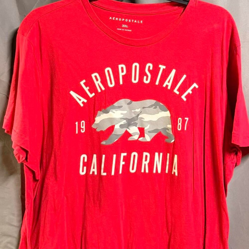 Aeropostale Men's Red T-shirt